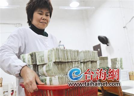 20寸的箱子有多大_搬箱子 收入