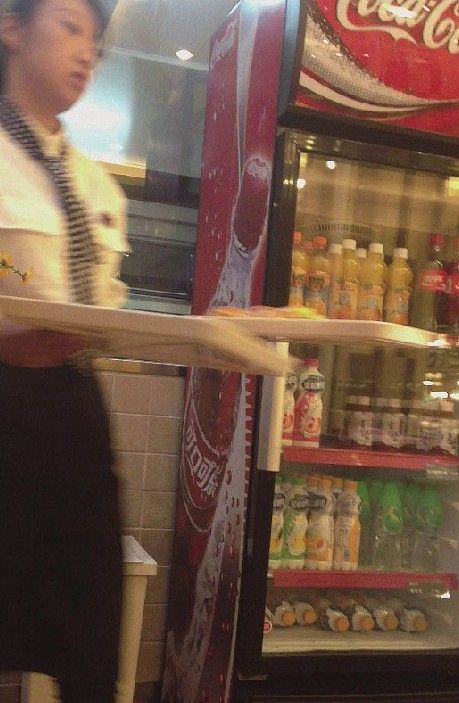 9月13日6：19，店员将头一天放入操作间未返厂的老婆