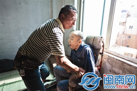 太阳大的时候，庄汉林会把王育斌推向窗边，让他晒晒