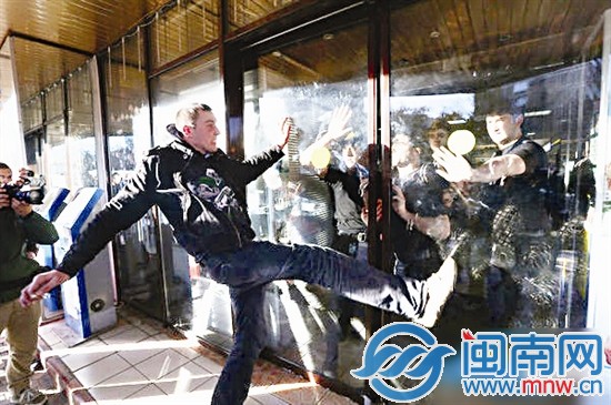 俄罗斯骚乱人口_俄罗斯人口分布图(2)