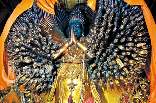 晋江龙山寺晋升为国保 一棵樟木雕出三绝