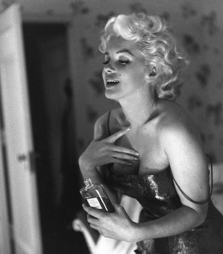 今秋玛丽莲梦露主题香水面世 再度成为代言人