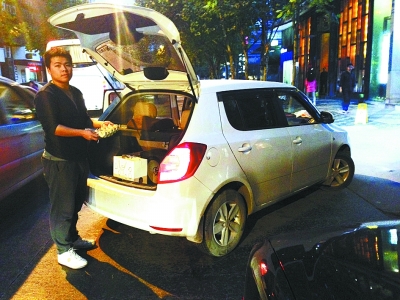 李轩和他的送货小车