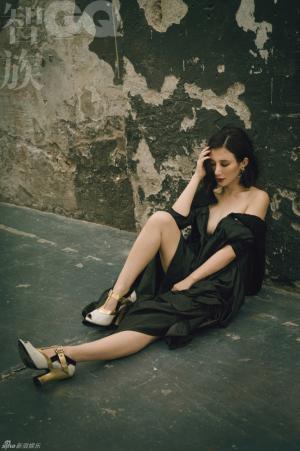 熊乃瑾复古造型登gq 高清组图露香肩美背