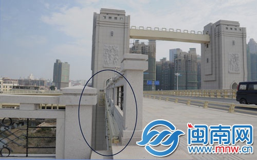 泉州田安大桥观景台护栏铁链缺失 回应:将尽快处理
