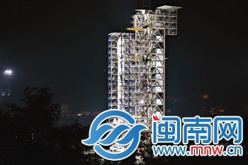 十二月二日，嫦娥三号在西昌卫星发射中心准备发射升空