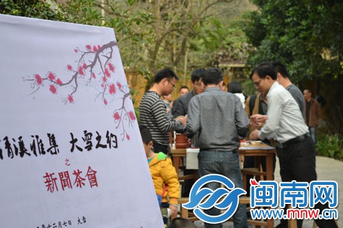 泡茶品饮，诵茶诗、讲茶史，现场满满的文化味儿