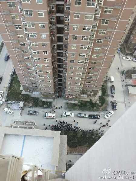 大学生跳楼身亡