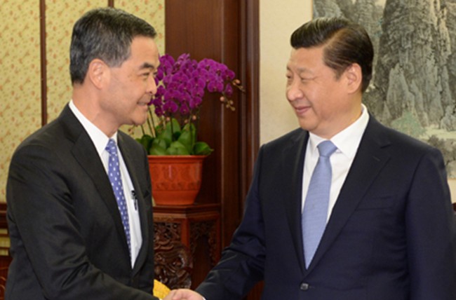 习近平会见梁振英