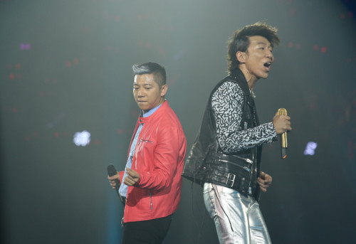 今年,羽泉以"人生就是一场运动会"为主题,不但将30余首新老歌曲一网打