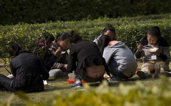 深圳一工厂招收新童工 中间人抽取上万加班费