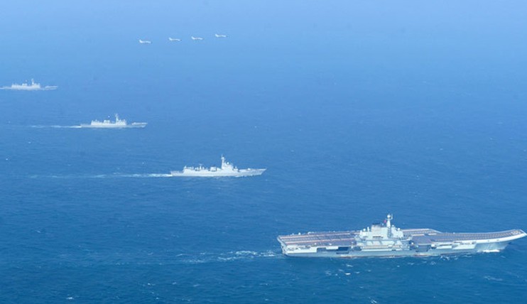 中国航母群海上画面首次曝光气势庞大