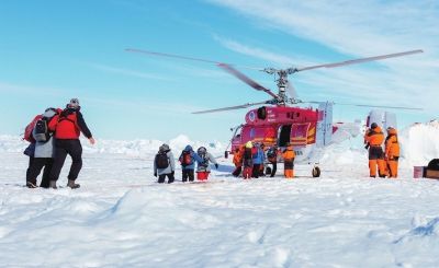 中国雪龙号营救52名南极旅客 已被困1个多星期