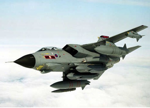 英国“狂风”战机试飞成功 内配3D打印金属零件