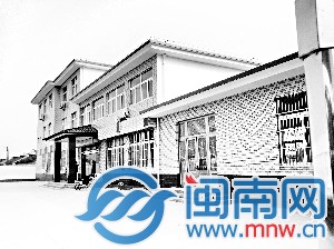 村委会“手头紧” 摆饭局要礼金