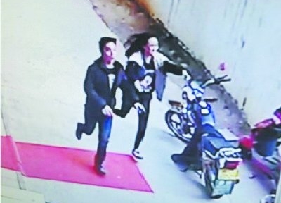 图中男子就是盗窃嫌疑人