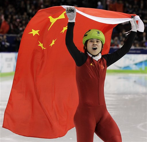 中国短道速滑队王蒙备战索契冬奥会 不幸摔伤骨折