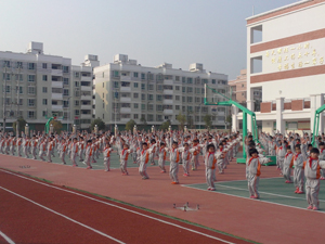 平和原高南小学提升改制为育英小学分校