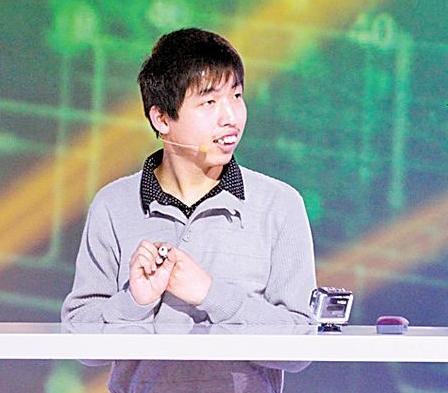 而在等待最终结果期间,曾赞扬周玮是"真正的天才"的魏坤琳则遭遇到了