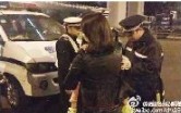 母亲带着两三岁的女儿酒驾