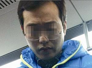 上海地铁6号线早高峰男子公然自慰射精女乘客大腿 组图盘点色狼猥亵