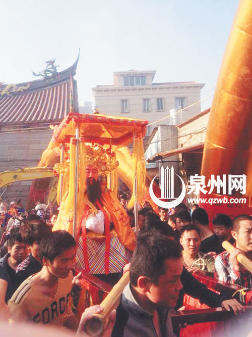 大年初四，惠安山霞镇东坑村“王爷巡境”民俗活动，