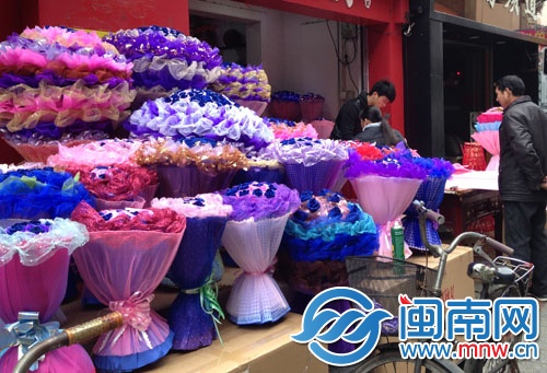 今年情人节的花价被称为史上最贵