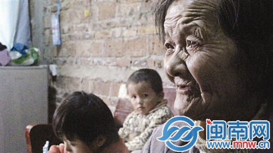 曾阿婆希望孩子能吃饱饭，身体健康