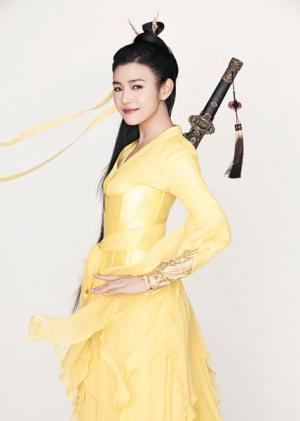 陈妍希古装游戏代言飘逸侠女照现瓜子脸 经纪人坚称绝