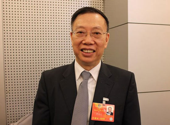 原卫生部副部长黄洁夫:中国很快将会立法控烟