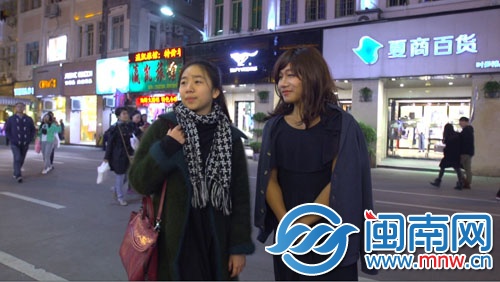 大一学弟男扮女装，陪大四学姐逛街