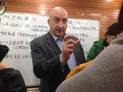 马航最新发布会：冒用护照两人监控录像已曝光