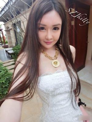 中戏校花诗梓佳宅男女神爆乳潮范性感比基尼尽显火辣身材