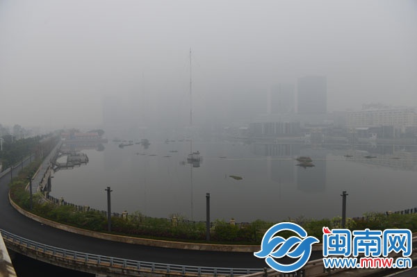 昨日12时24分，丰泽浦西，泉州最高商业楼迷失雾中