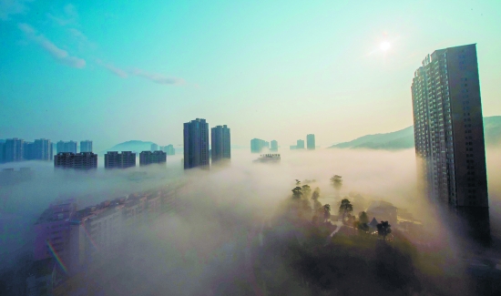 雾中南安，宛如仙境