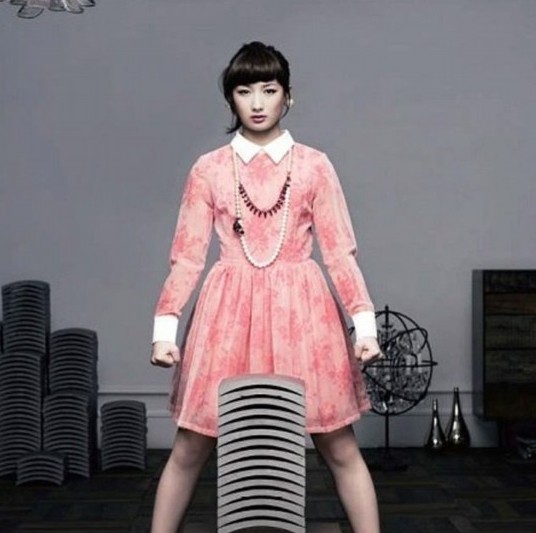 日本空手道美女武田梨奈 头砸15张瓦片震惊网友