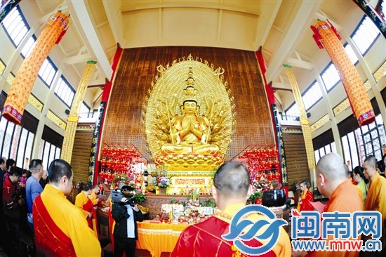 碧云岩禅寺千手观音高12米