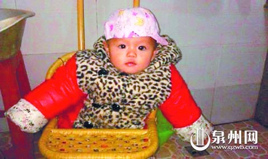 生病前的小丹有一双水汪汪的眼睛