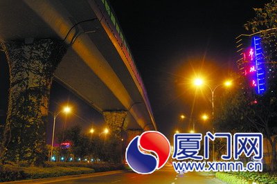 BRT夜景灯熄灯，响应“地球一小时”。