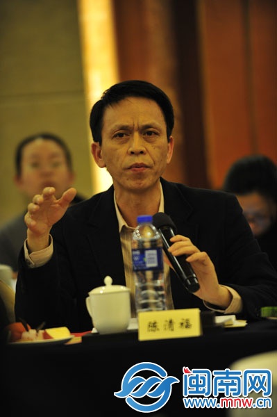 省企业策划中心主任、教授 陈清福