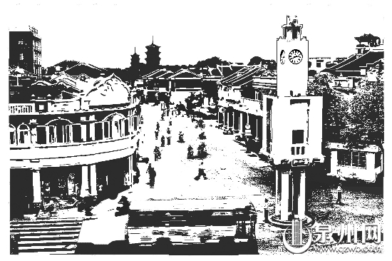钟楼,作为泉州城市标志性建筑,在中山路与东街,西街的十字路口矗立近