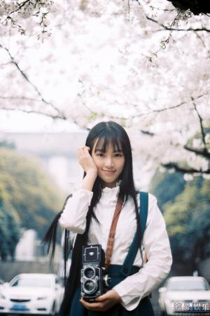 "校花中的校花"武大校花黄灿灿樱花写真曝光清新养眼