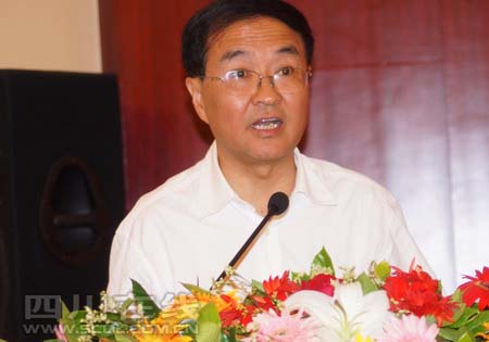 四川叙永县书记王波简历资料上街大扫除被批作秀