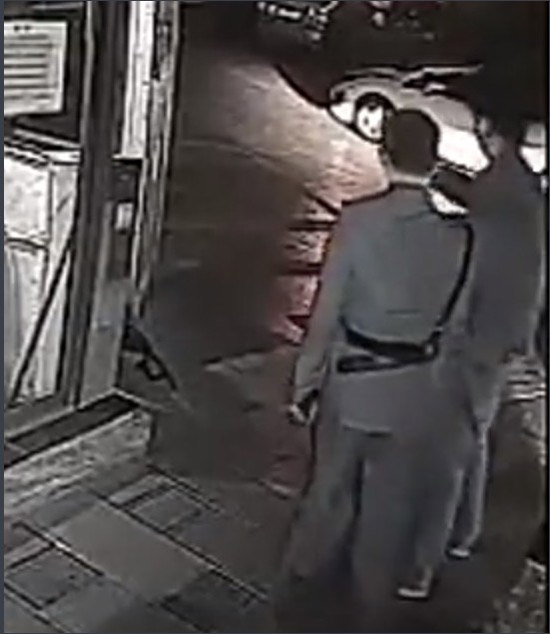 云南高院法官打保安磕头求饶8