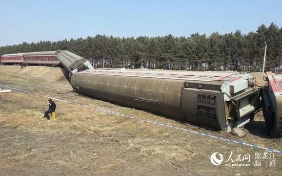 黑龙江K7034次列车发生脱线 事故原因在调查