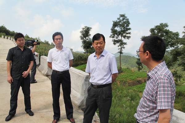 张劲松简历资料 曾任朝天区公路养护段段长[图]