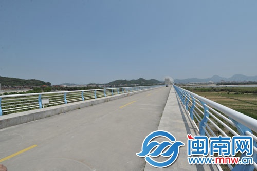 为方便村民出行，新桥限时段开放