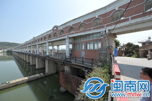 旧金鸡拦河闸开拆,旧桥封闭施工