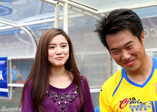 四川力达士美女董事长艾如背景简历 安慰球员