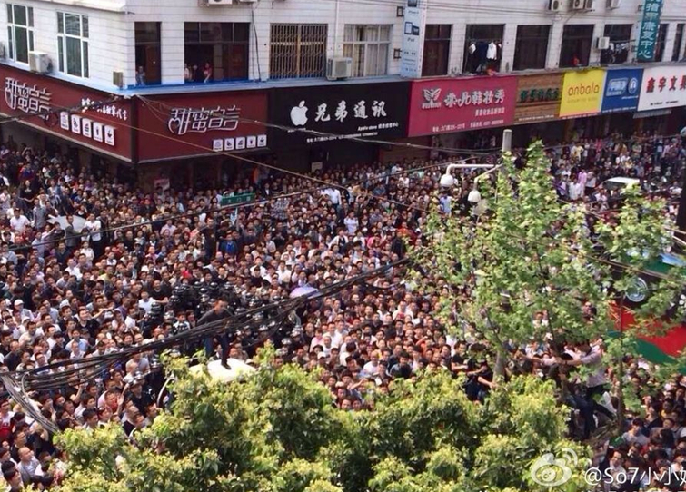 苍南灵溪人口多少_苍南灵溪站前街鸡图片(3)